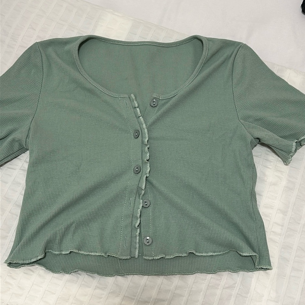 Cropped Buttoned Up Tee